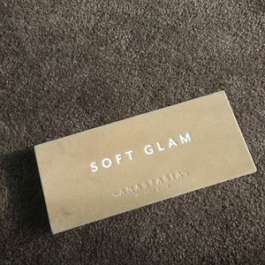 Abh Soft glam palette